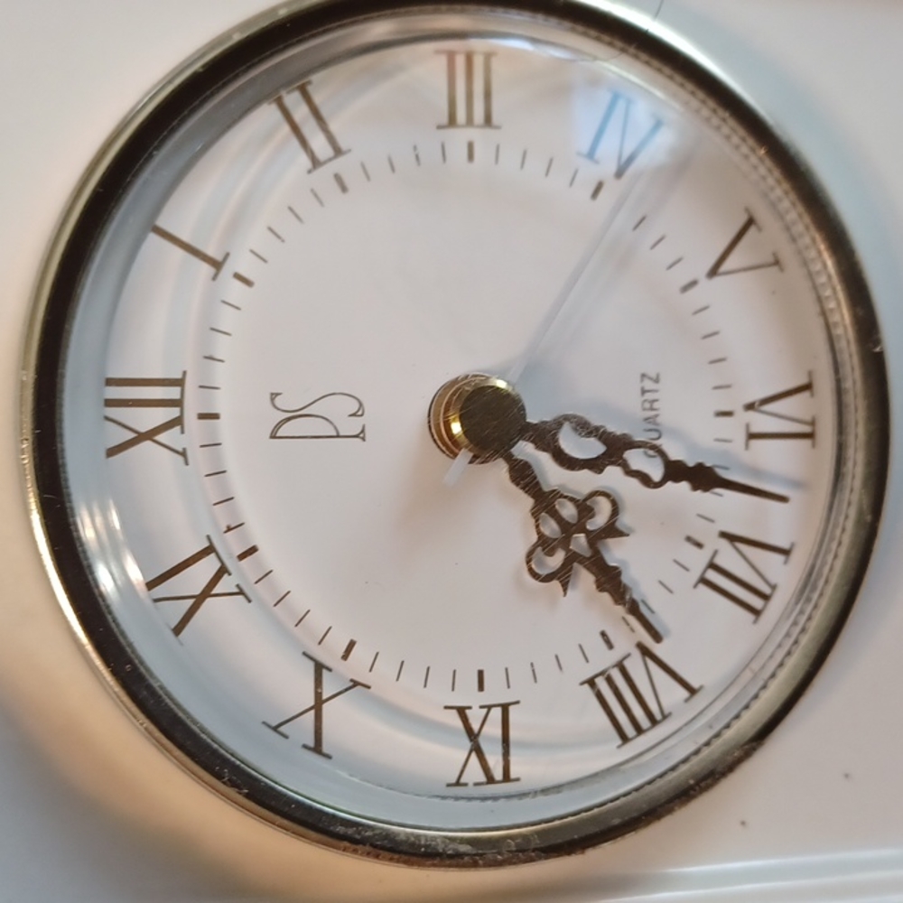 porcelain clock - Picture 6 of 6